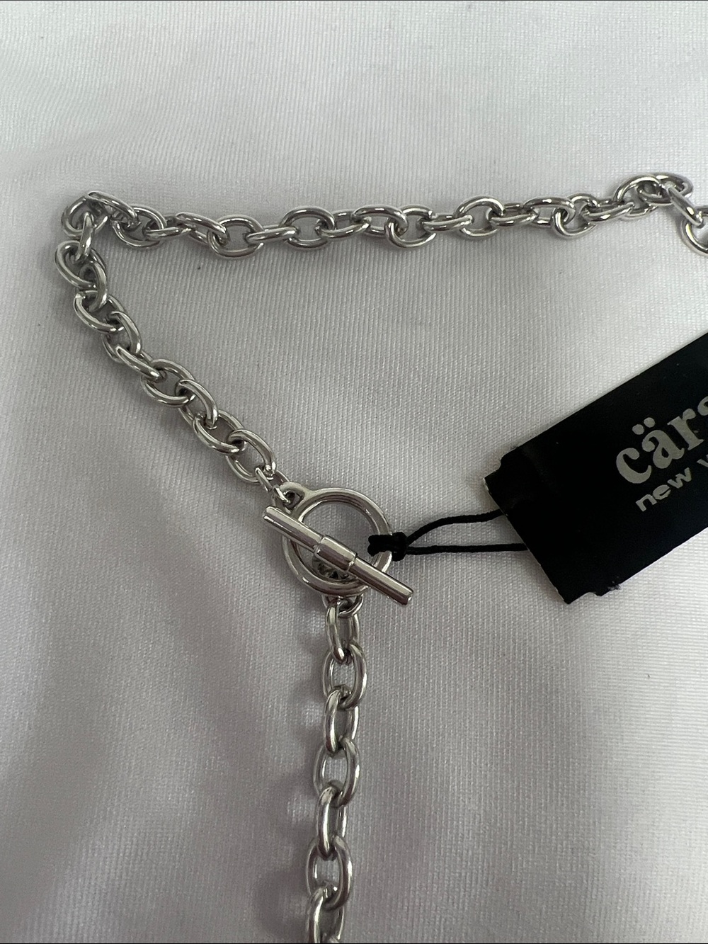 Cara New York. Pavé Oval Link Necklace - Silver - Picture 3 of 5